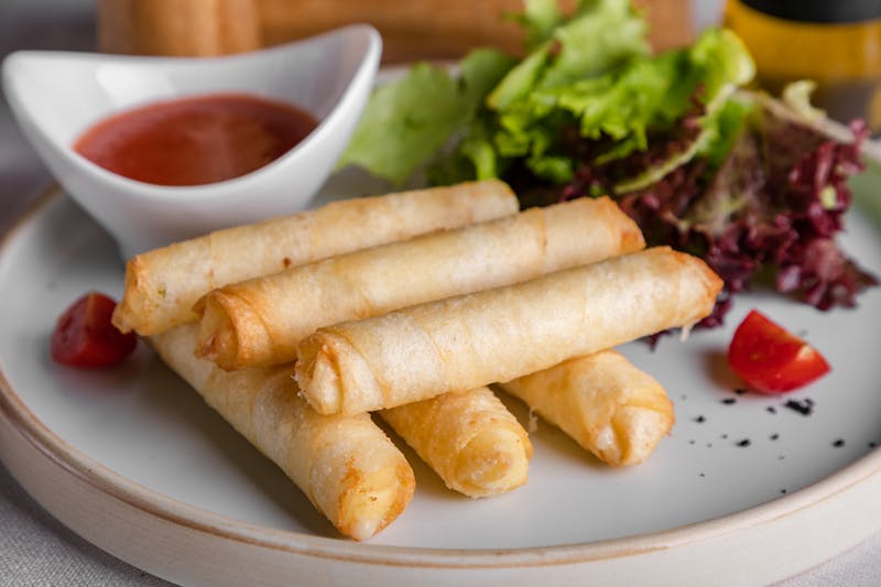 Mozzarella sticks with marinara dipping sauce